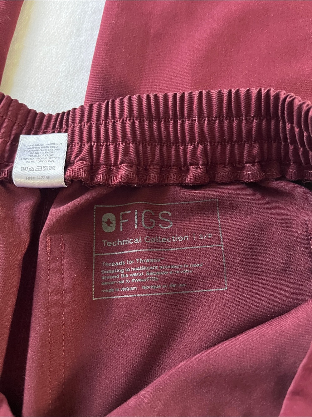 FIGS Scrub Set Burgundy S/SP - Picture 7 of 7
